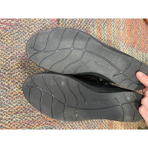 Clarks Black Leather Ankle Boots size 9.5 - Picture 4 of 5